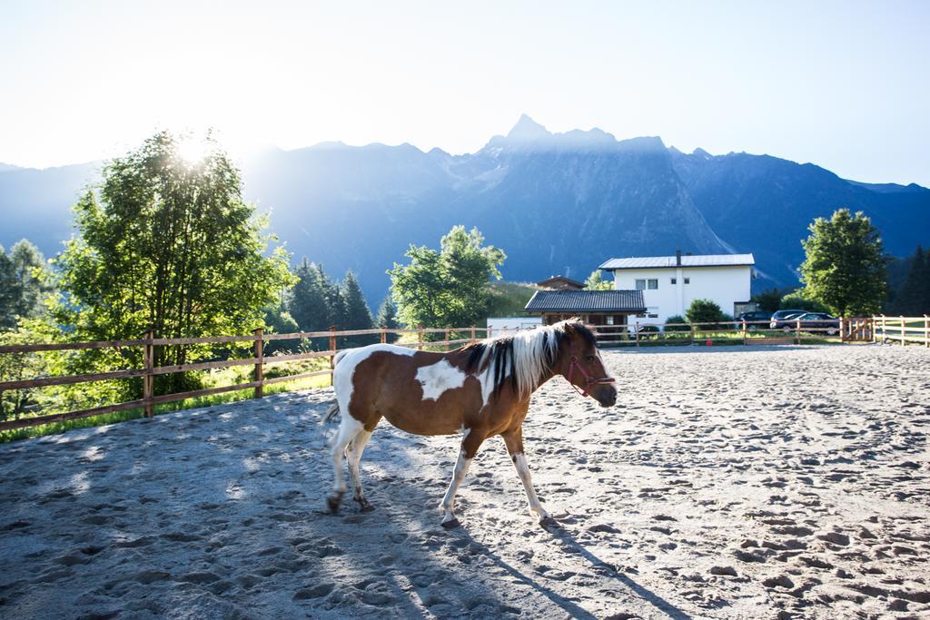 Ferienwohnungen Oetztal Sautens Exterior photo